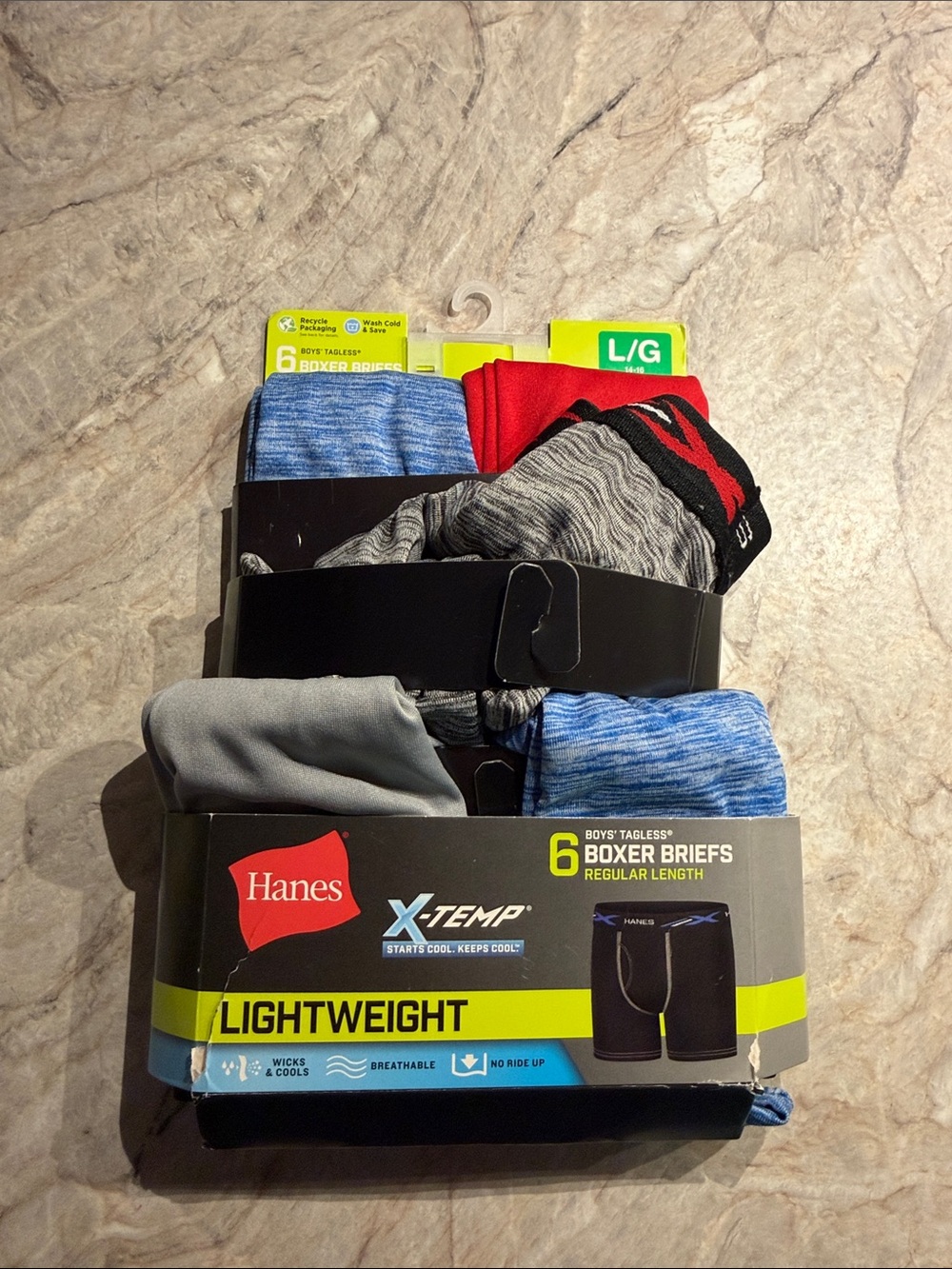 Boys Hanes tagless boxer briefs new package of 6. Size large